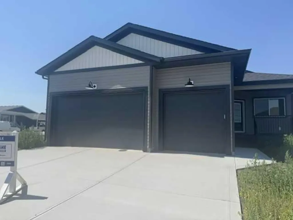 32 Sunrise Crescent N Three Hills AB T0M 2A0