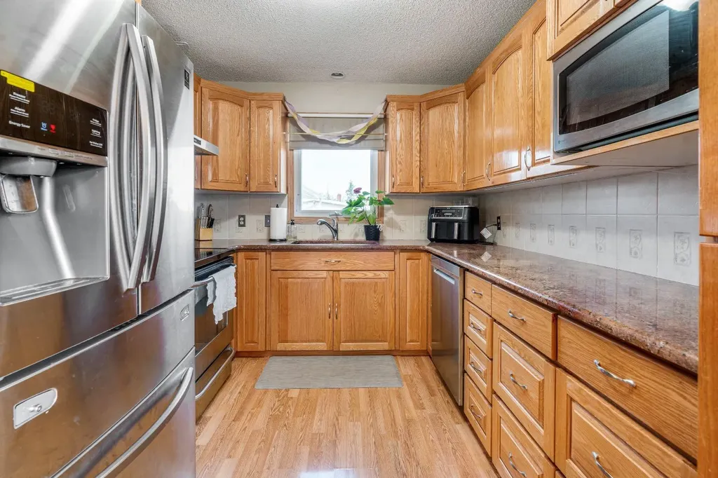70 8 Avenue E Cardston AB T0K 0K0