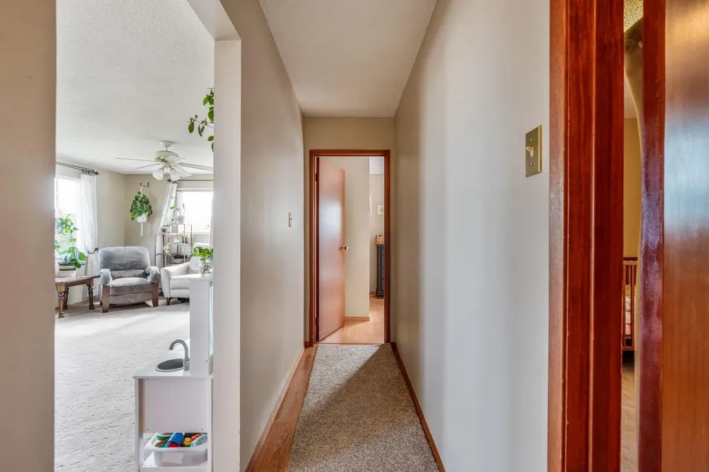 70 8 Avenue E Cardston AB T0K 0K0