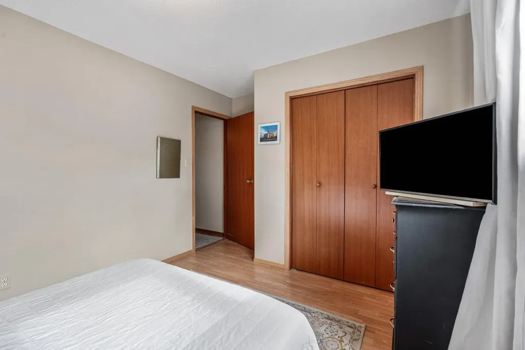 70 8 Avenue E Cardston AB T0K 0K0