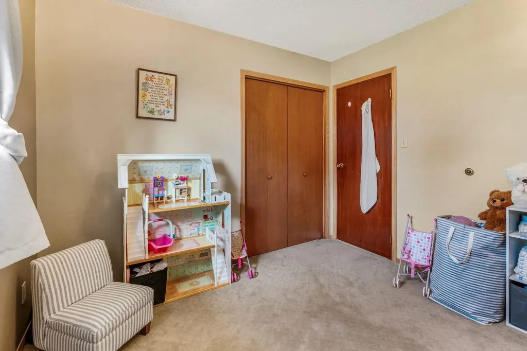 70 8 Avenue E Cardston AB T0K 0K0