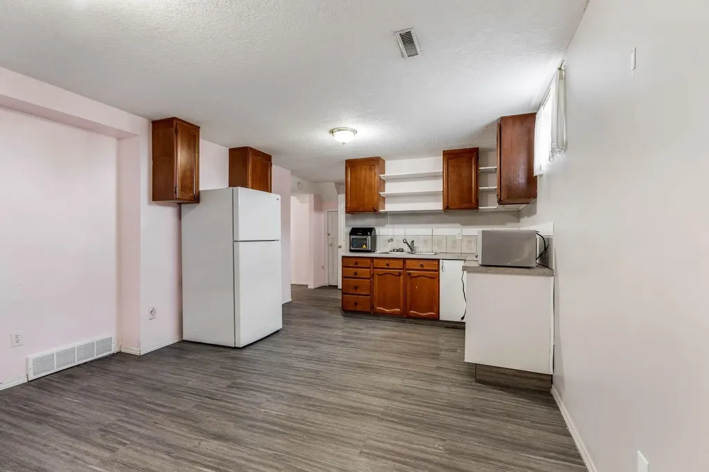 70 8 Avenue E Cardston AB T0K 0K0