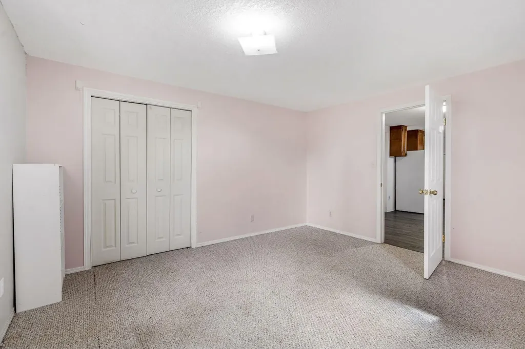 70 8 Avenue E Cardston AB T0K 0K0