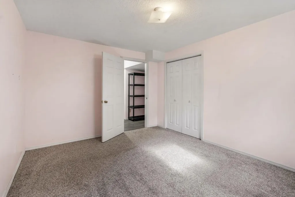 70 8 Avenue E Cardston AB T0K 0K0