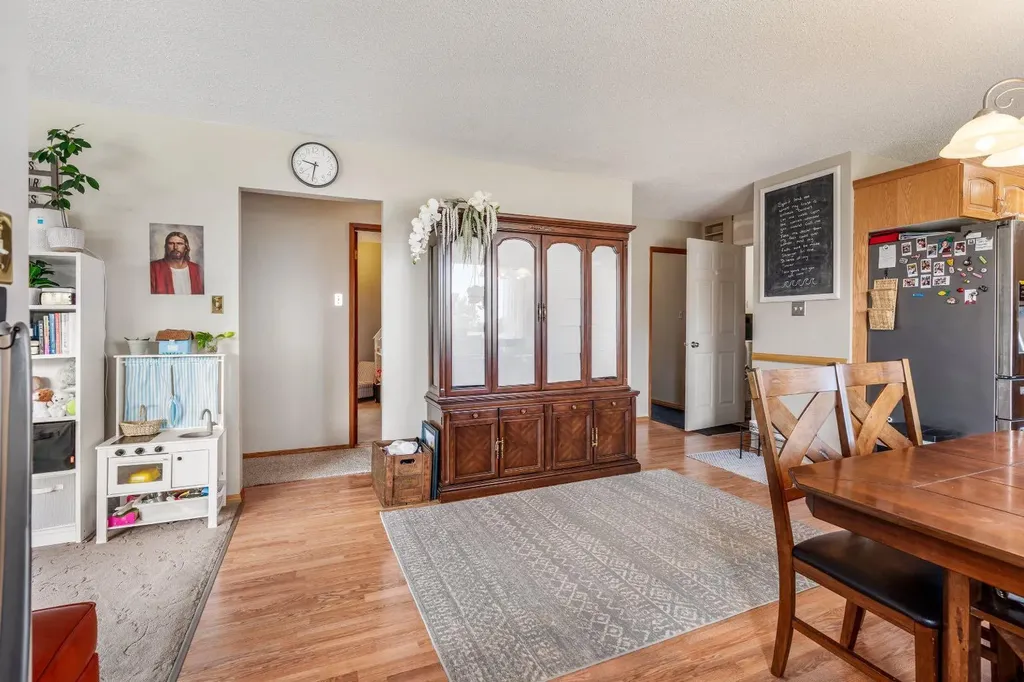 70 8 Avenue E Cardston AB T0K 0K0