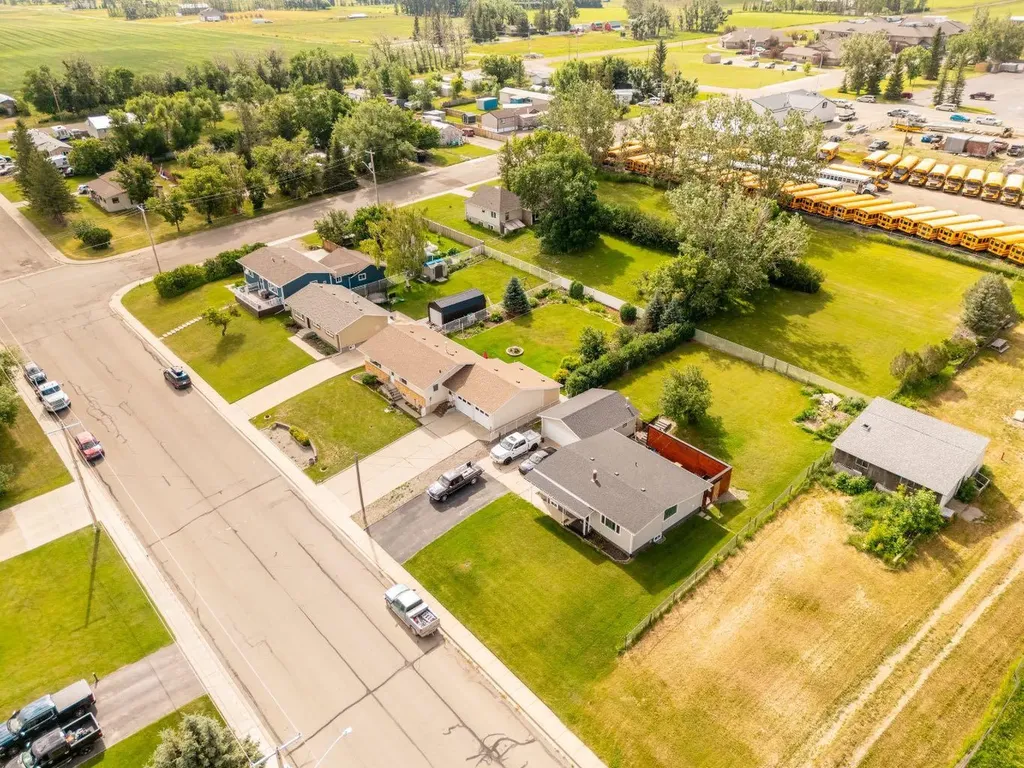70 8 Avenue E Cardston AB T0K 0K0