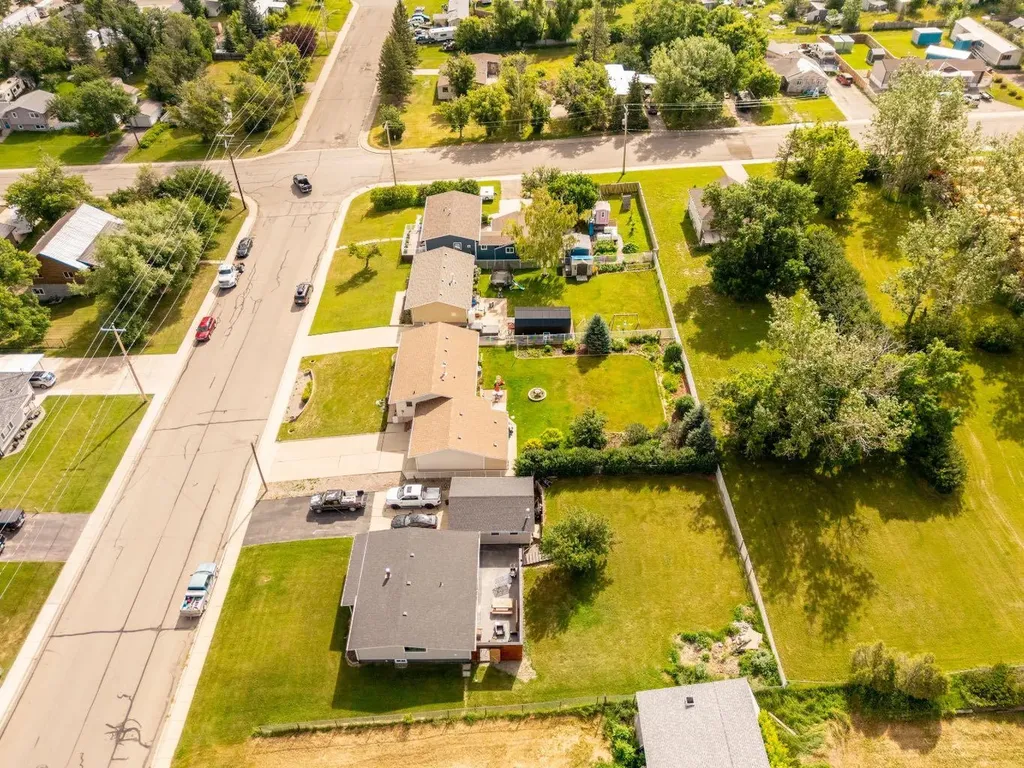 70 8 Avenue E Cardston AB T0K 0K0