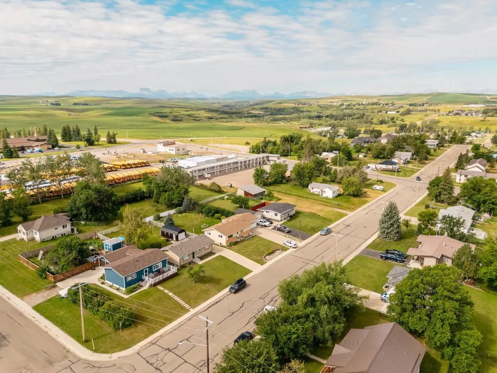 70 8 Avenue E Cardston AB T0K 0K0