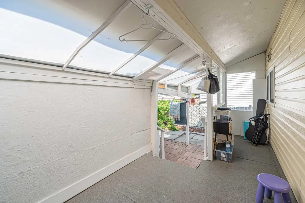3223 83 Street NW Calgary AB T3B 5N1