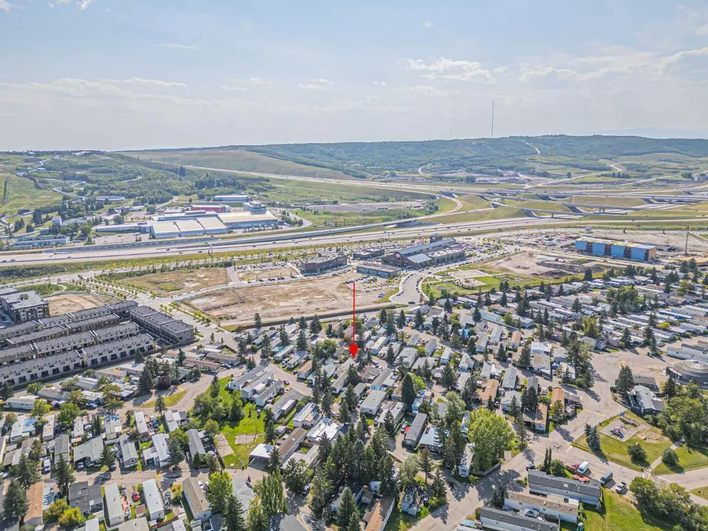 3223 83 Street NW Calgary AB T3B 5N1
