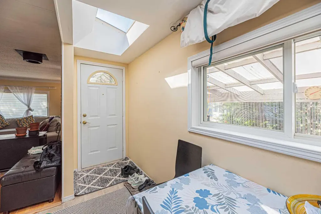 3223 83 Street NW Calgary AB T3B 5N1