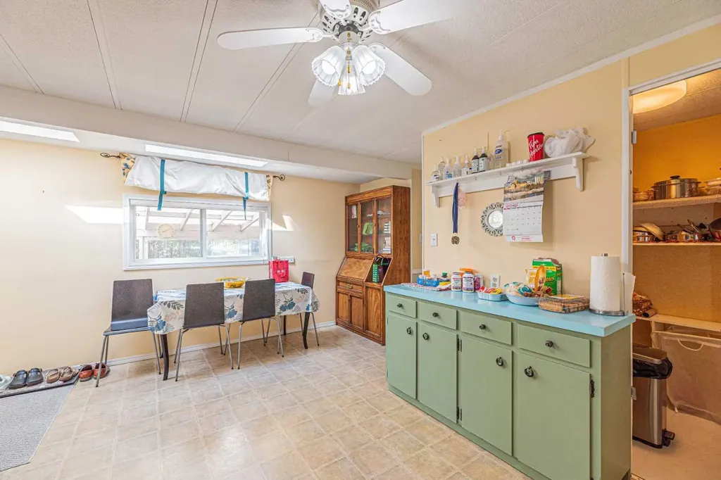 3223 83 Street NW Calgary AB T3B 5N1