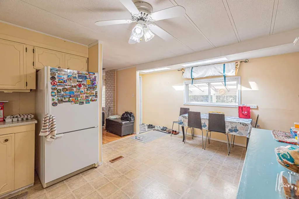 3223 83 Street NW Calgary AB T3B 5N1