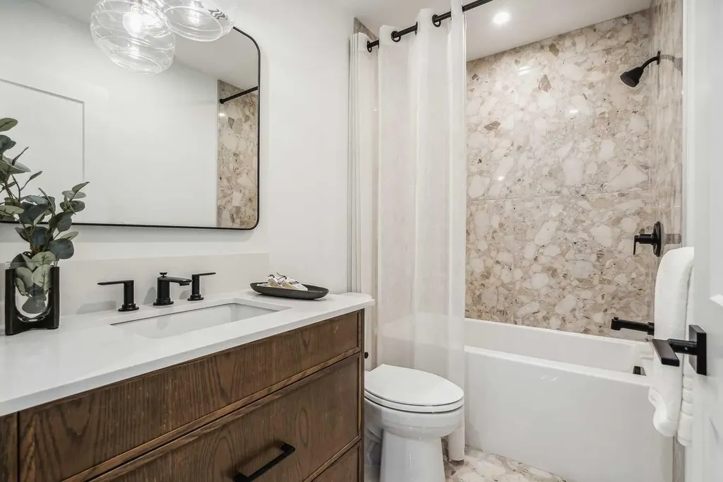 55 Lucas Way NW Calgary AB T3P 2C7