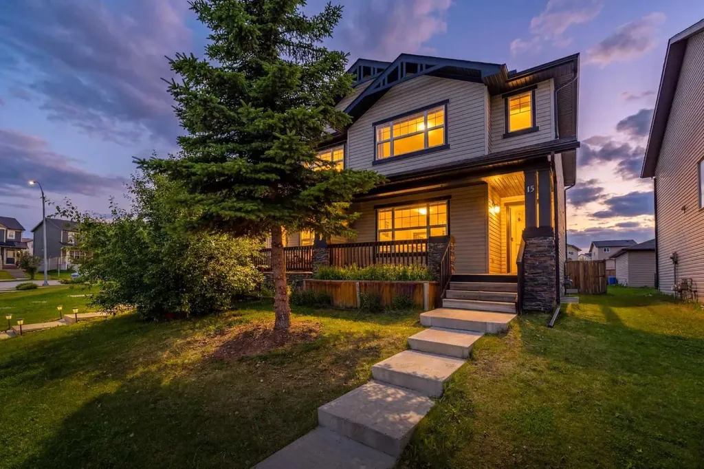15 Panora Square NW Calgary AB T3K 0R8