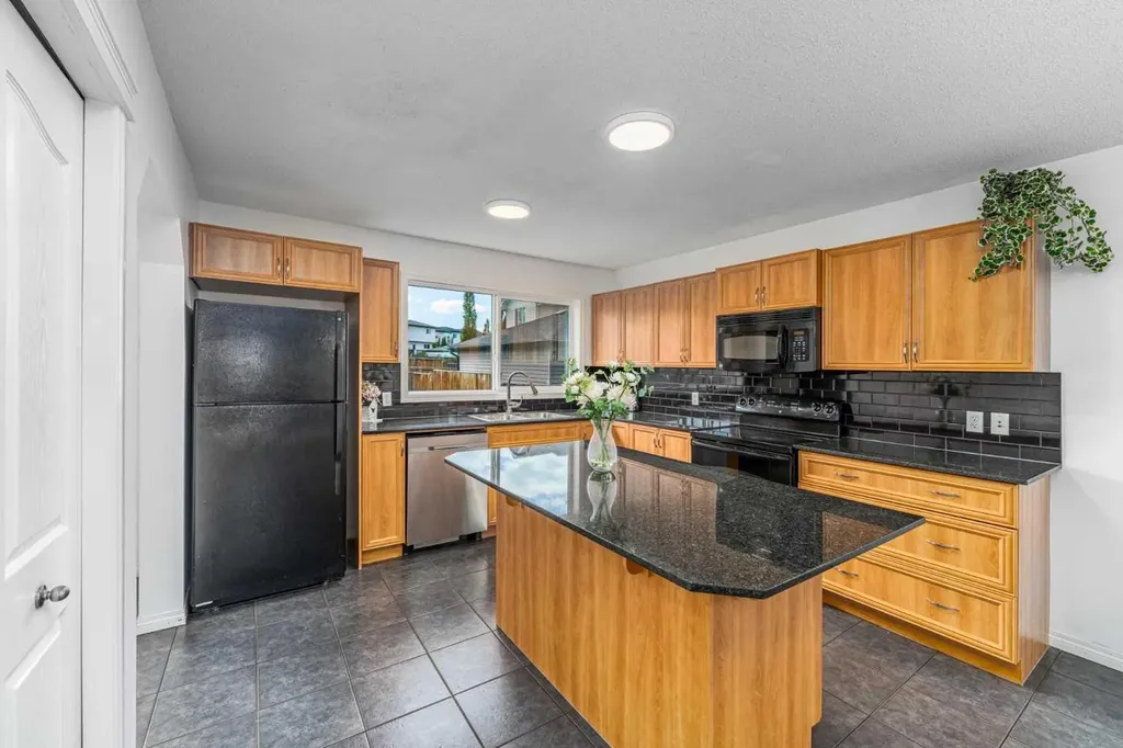 15 Panora Square NW Calgary AB T3K 0R8