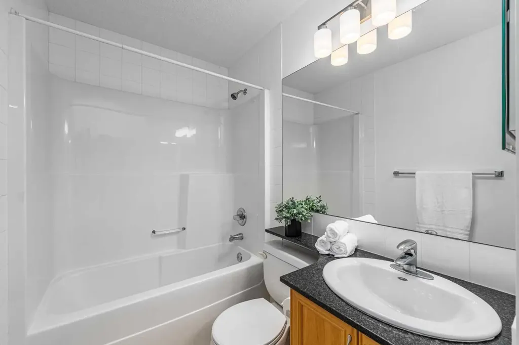 15 Panora Square NW Calgary AB T3K 0R8