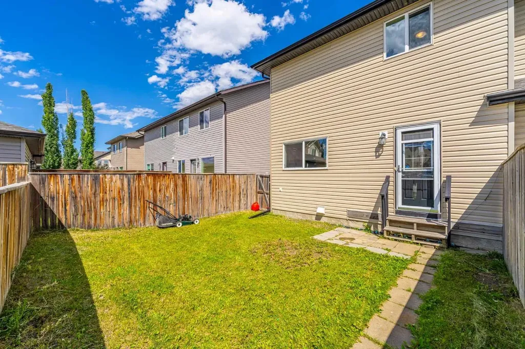 15 Panora Square NW Calgary AB T3K 0R8