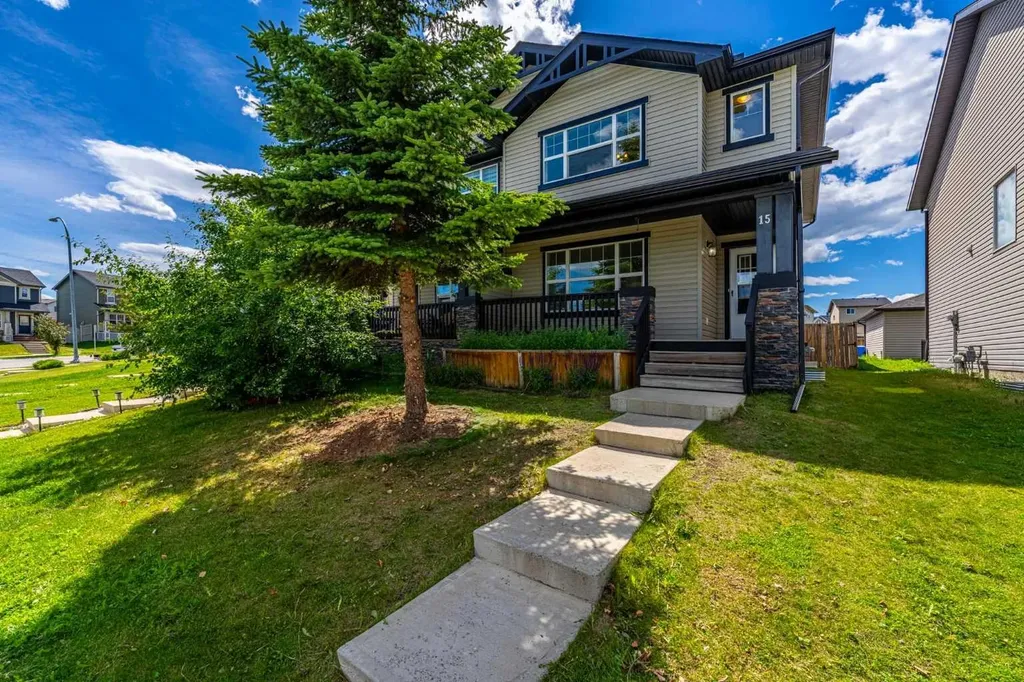 15 Panora Square NW Calgary AB T3K 0R8