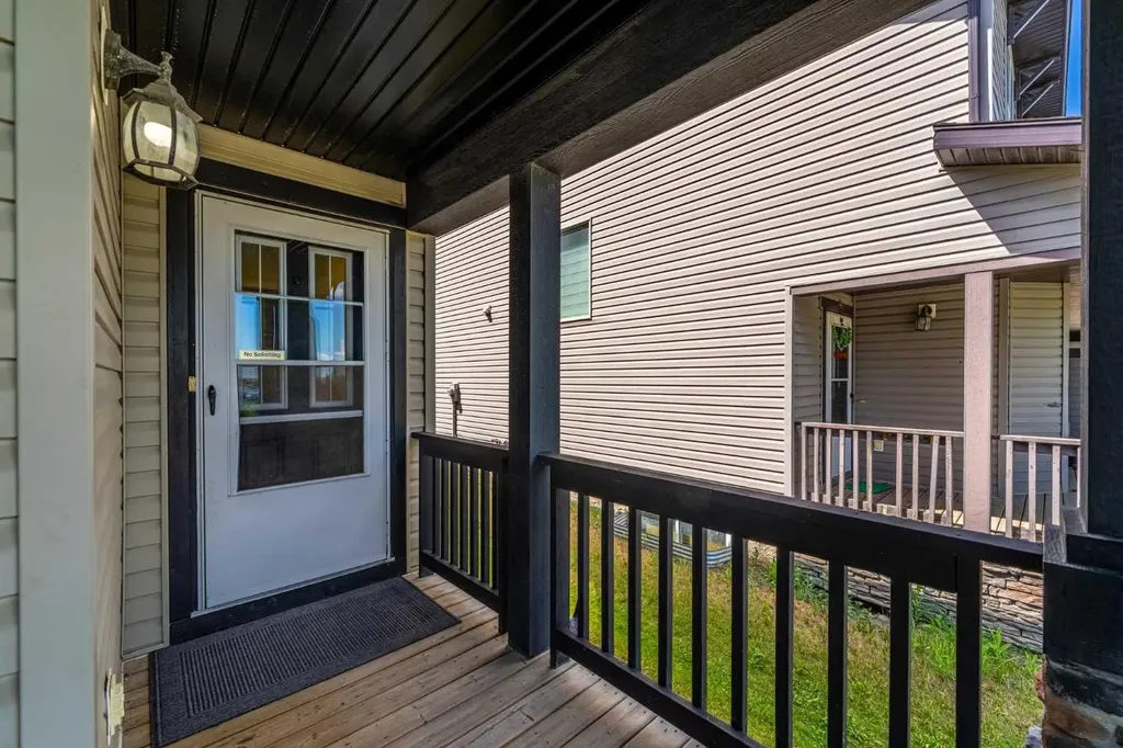 15 Panora Square NW Calgary AB T3K 0R8
