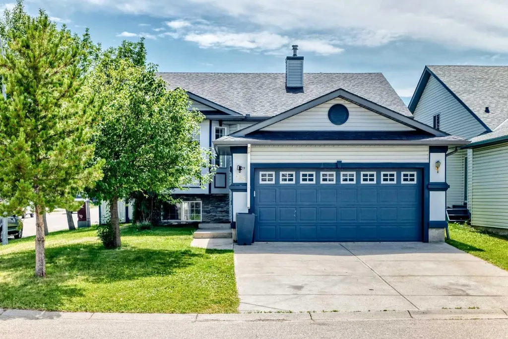152 Harvest Park Terrace NE Calgary AB T3K 5W1