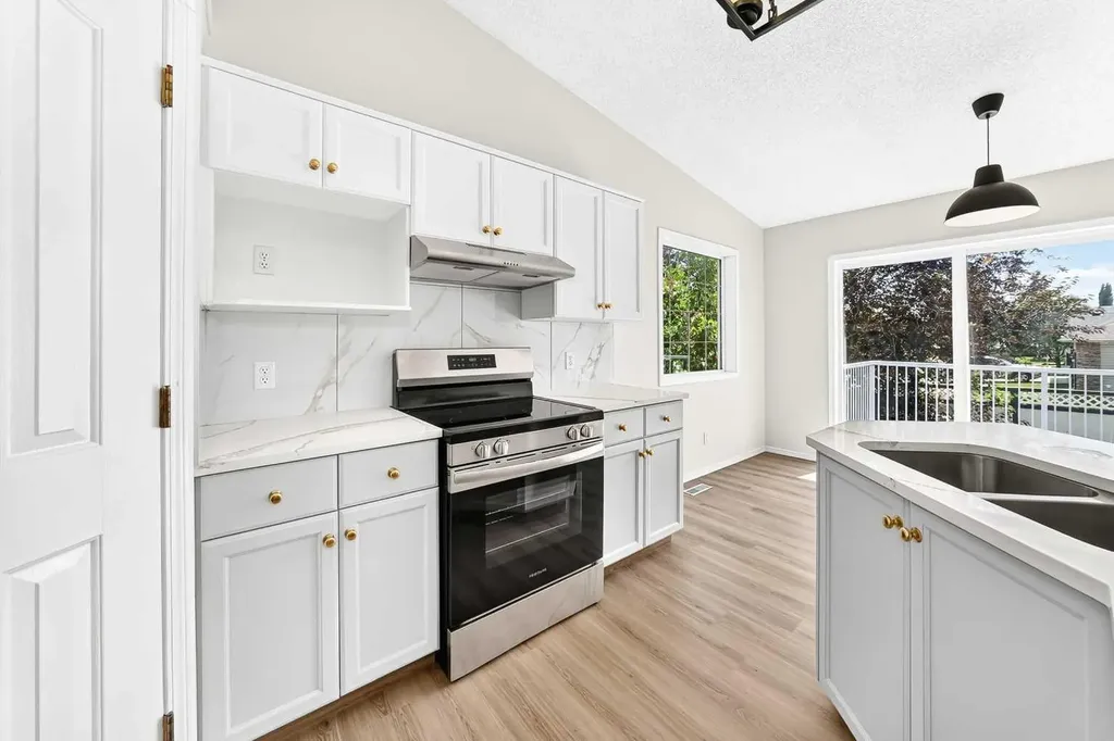 152 Harvest Park Terrace NE Calgary AB T3K 5W1