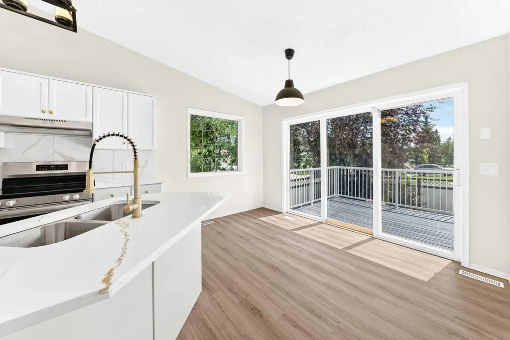 152 Harvest Park Terrace NE Calgary AB T3K 5W1