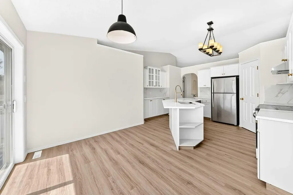 152 Harvest Park Terrace NE Calgary AB T3K 5W1