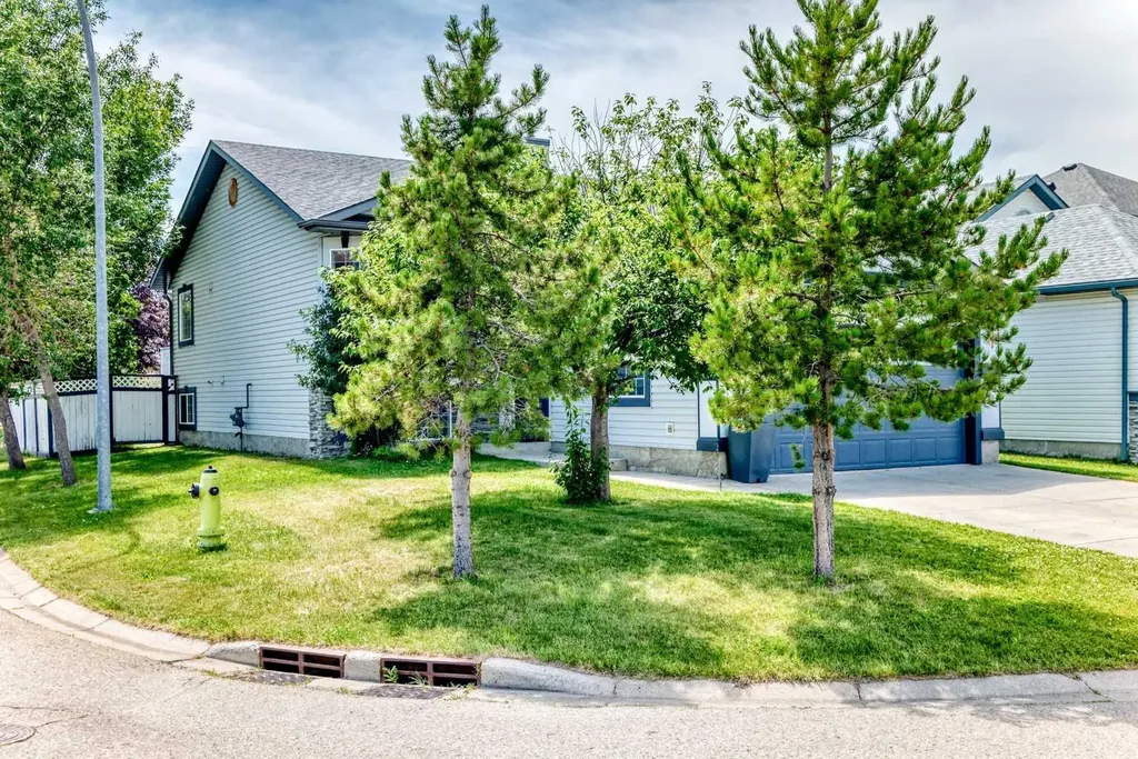 152 Harvest Park Terrace NE Calgary AB T3K 5W1