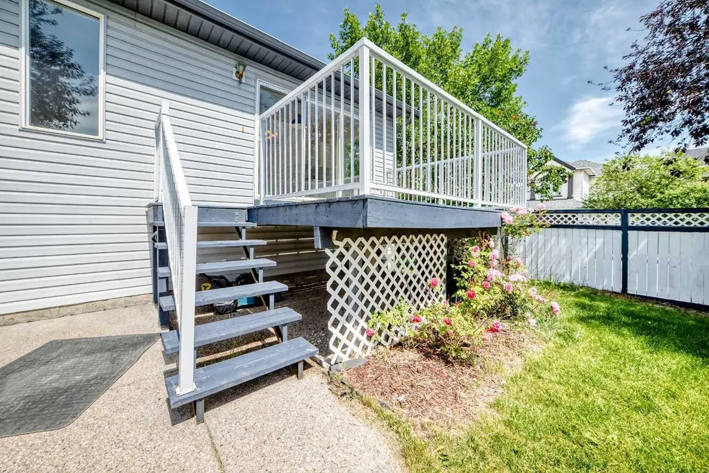 152 Harvest Park Terrace NE Calgary AB T3K 5W1