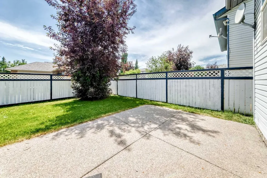 152 Harvest Park Terrace NE Calgary AB T3K 5W1