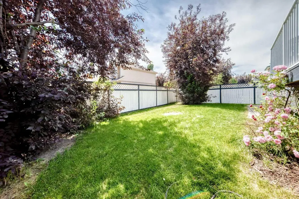 152 Harvest Park Terrace NE Calgary AB T3K 5W1