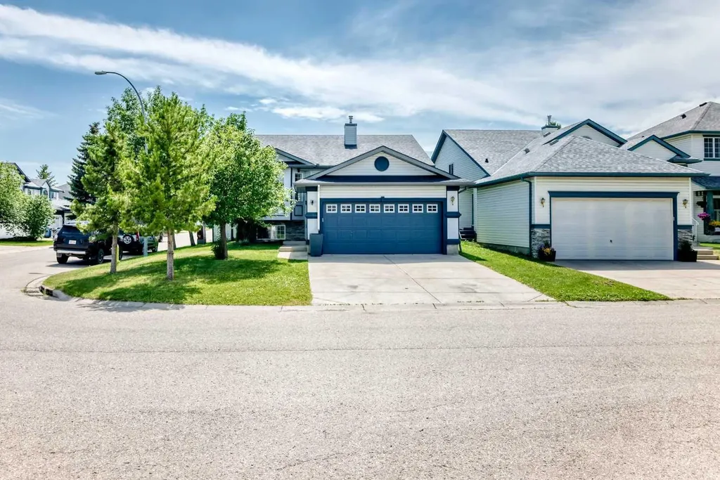 152 Harvest Park Terrace NE Calgary AB T3K 5W1