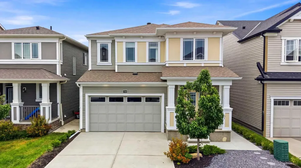 733 Windrow Manor SW Airdrie AB T4B 5H6