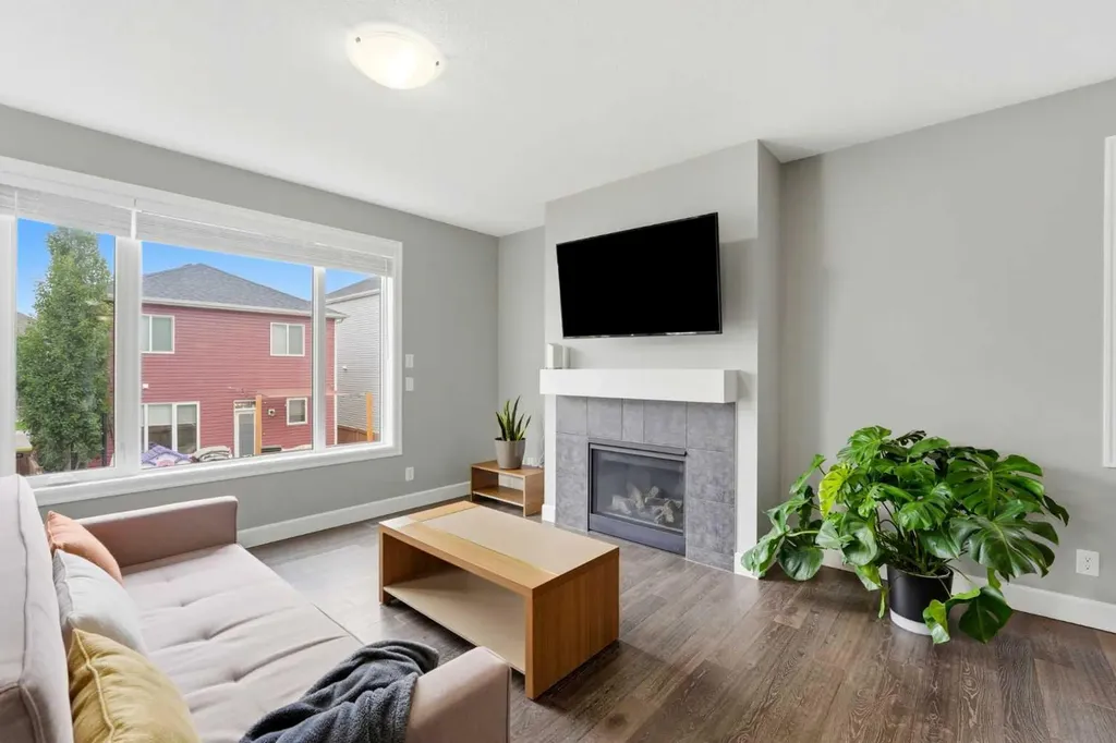 733 Windrow Manor SW Airdrie AB T4B 5H6