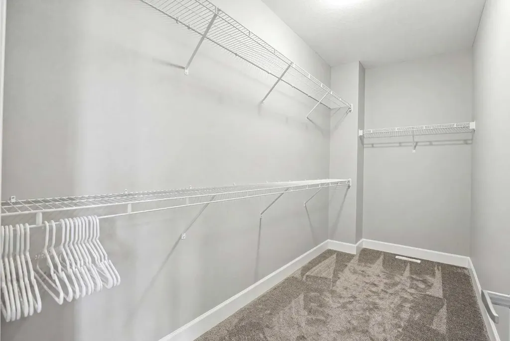 733 Windrow Manor SW Airdrie AB T4B 5H6