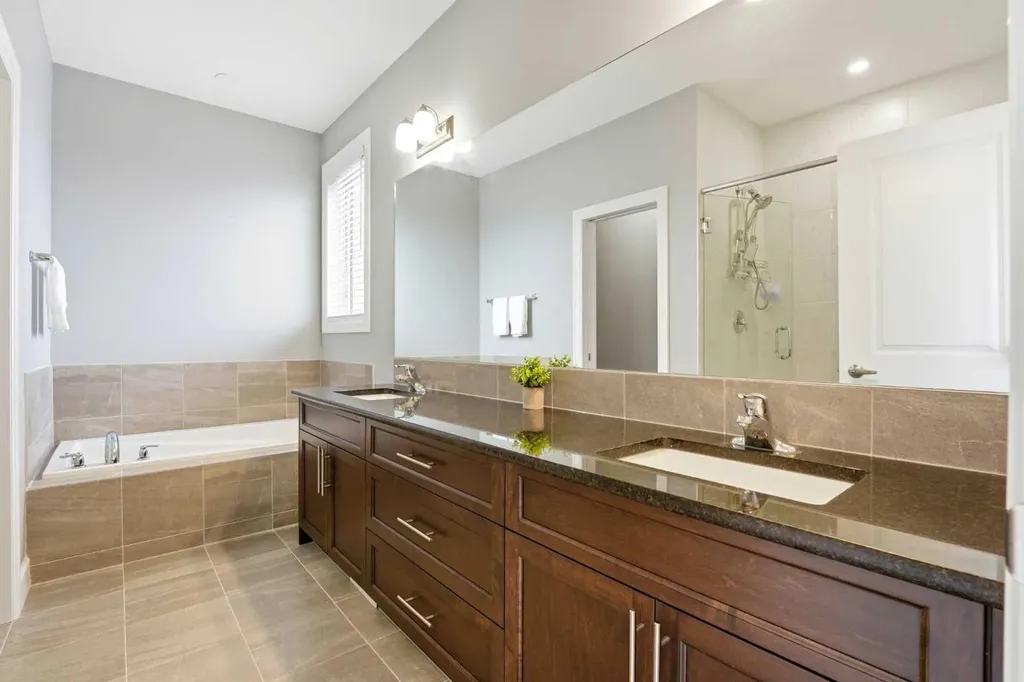 733 Windrow Manor SW Airdrie AB T4B 5H6