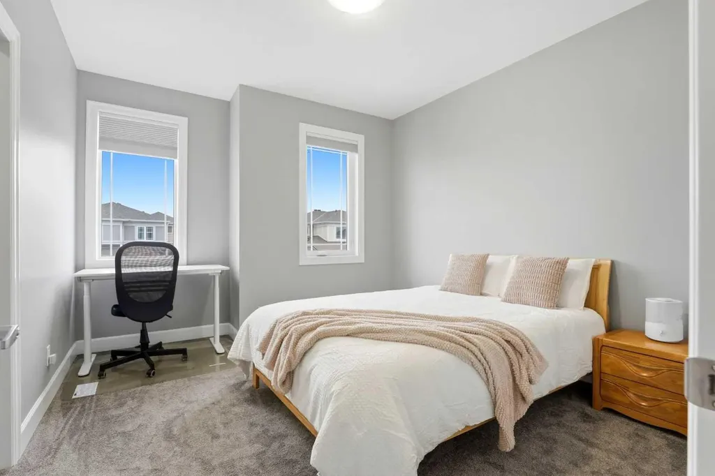 733 Windrow Manor SW Airdrie AB T4B 5H6