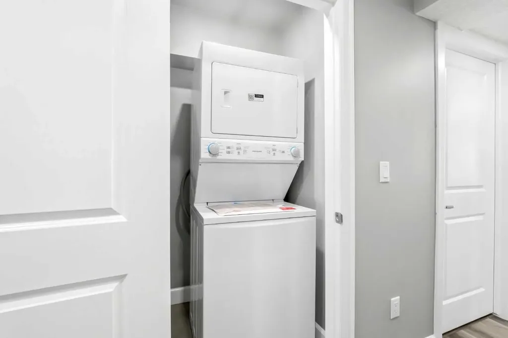 733 Windrow Manor SW Airdrie AB T4B 5H6