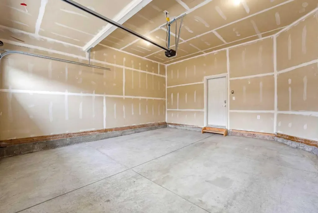 733 Windrow Manor SW Airdrie AB T4B 5H6