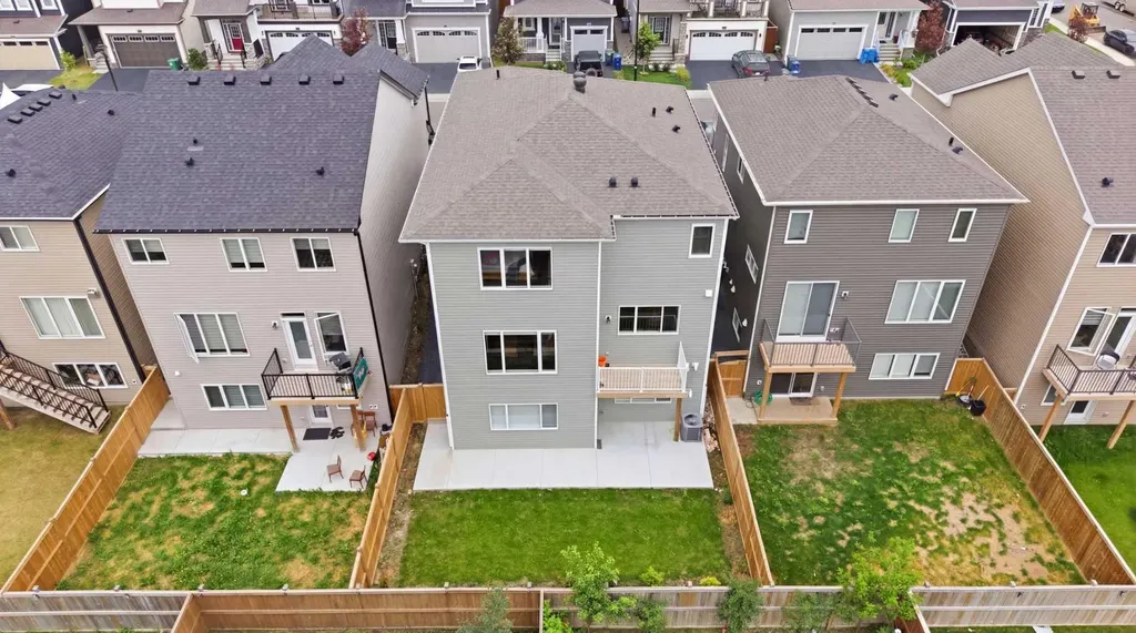 733 Windrow Manor SW Airdrie AB T4B 5H6