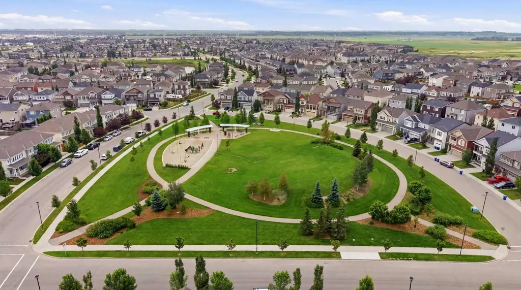 733 Windrow Manor SW Airdrie AB T4B 5H6
