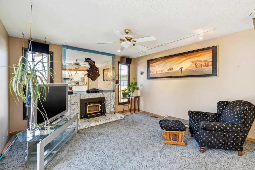 4819 Rundlewood Drive NE Calgary AB T1Y 1B2