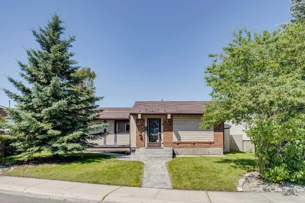 4819 Rundlewood Drive NE Calgary AB T1Y 1B2