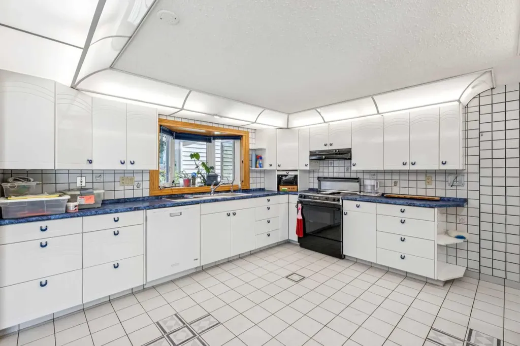 4819 Rundlewood Drive NE Calgary AB T1Y 1B2