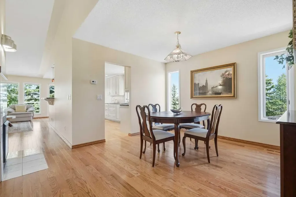 135 Shawnee Rise SW Calgary AB T2Y 2S3