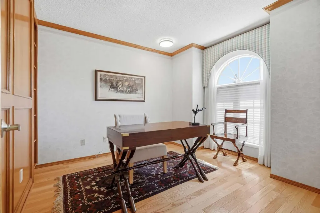 135 Shawnee Rise SW Calgary AB T2Y 2S3