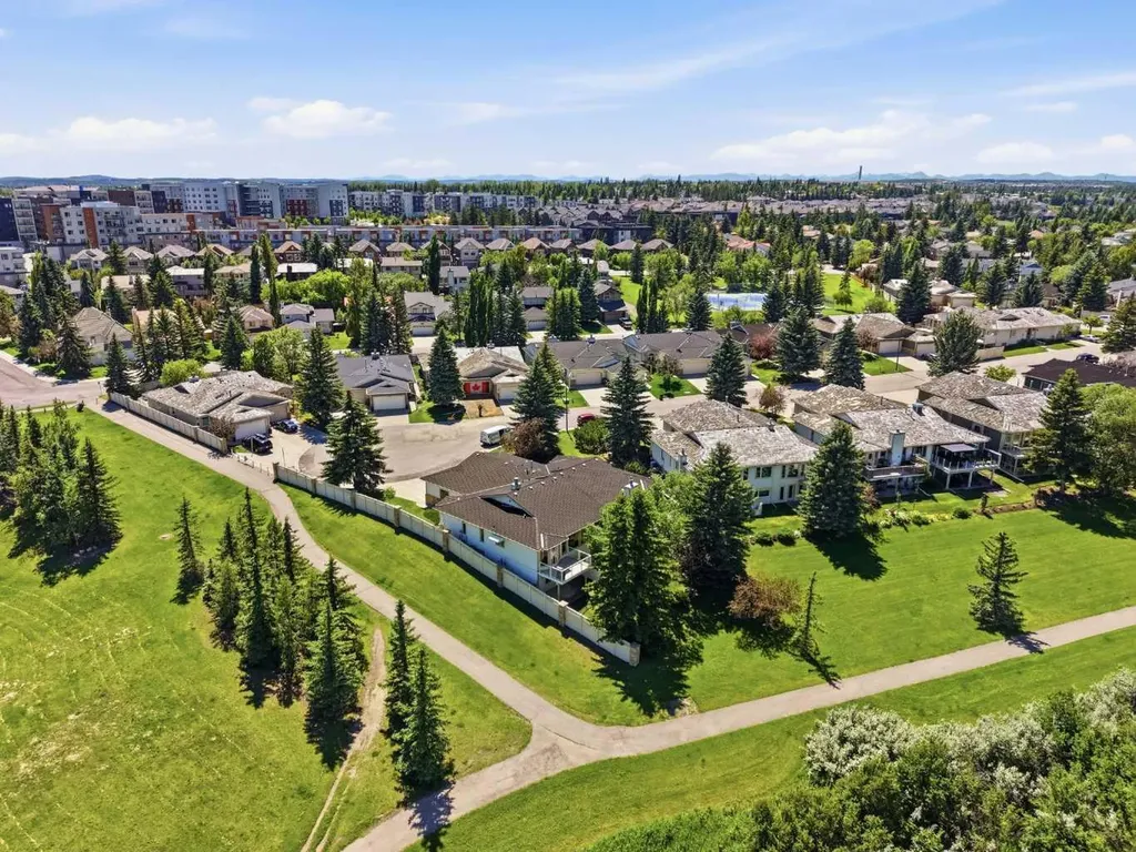 135 Shawnee Rise SW Calgary AB T2Y 2S3