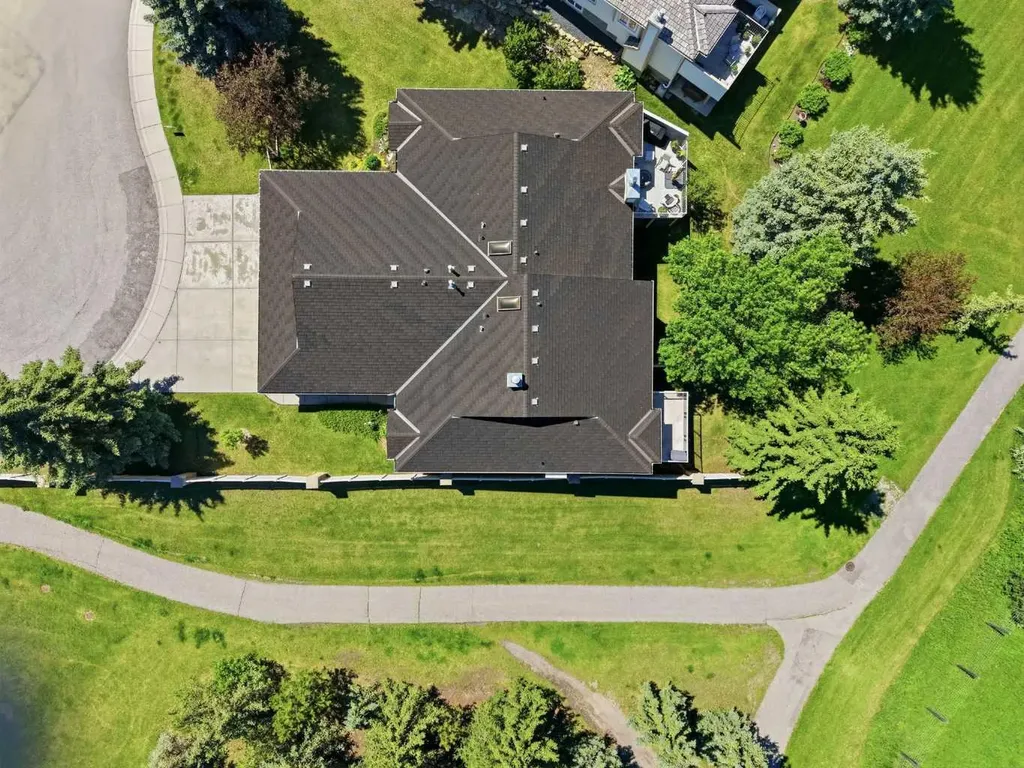 135 Shawnee Rise SW Calgary AB T2Y 2S3