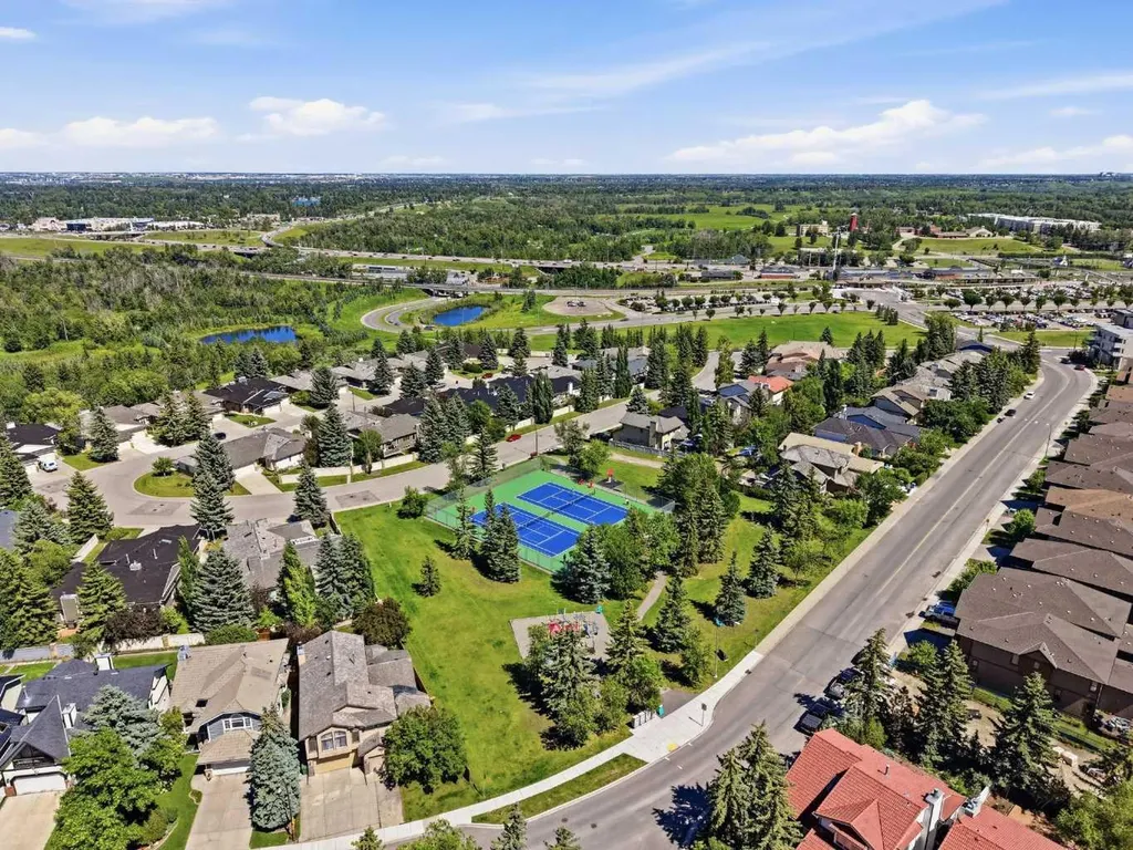 135 Shawnee Rise SW Calgary AB T2Y 2S3
